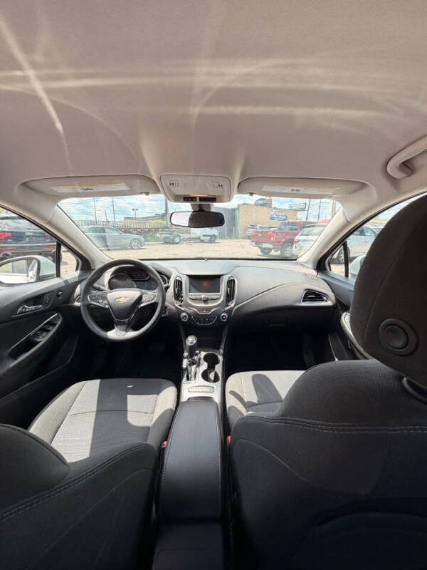 2017 Chevrolet Cruze LT Auto