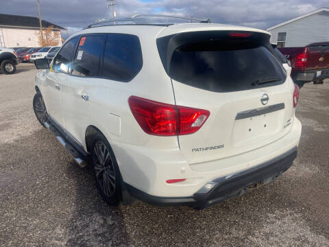 2017 Nissan Pathfinder Platinum