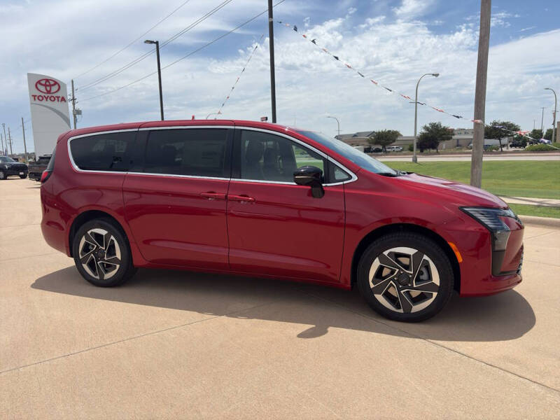 2027 Chrysler Pacifica Limited