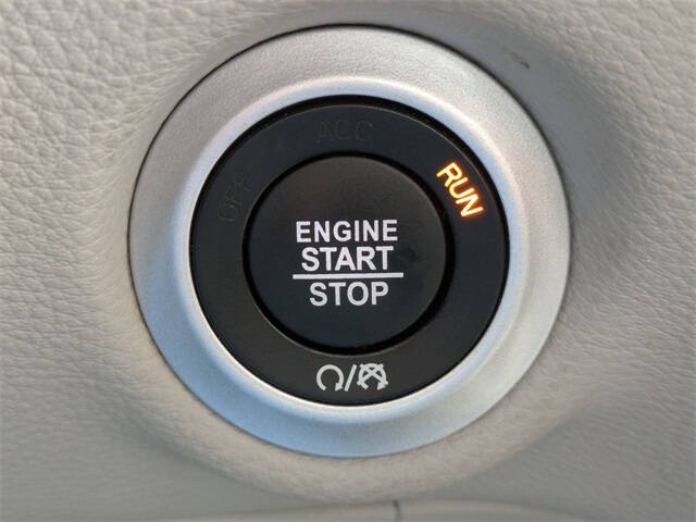 2024 Chrysler Pacifica Plug-In Hybrid Select