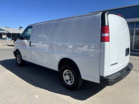 2022 Chevrolet Express 2500