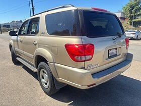 2005 Toyota Sequoia SR5