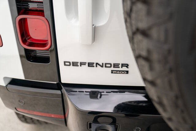 2022 Land Rover Defender 8