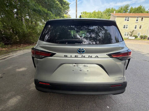 2021 Toyota Sienna LE 8-Passenger
