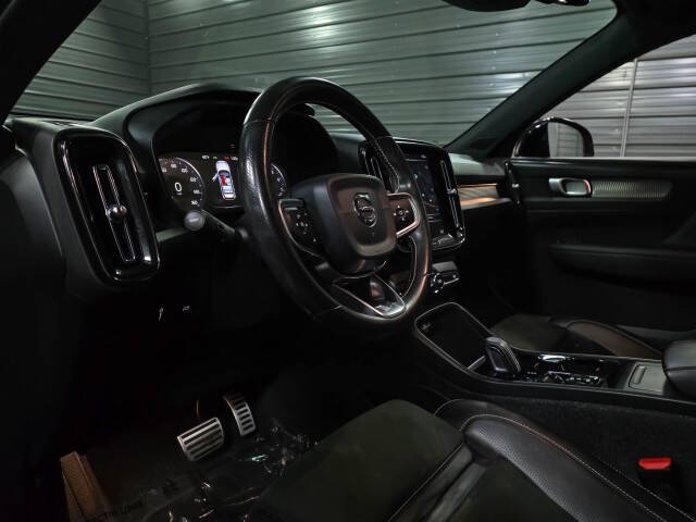 2020 Volvo XC40 T4 R-Design