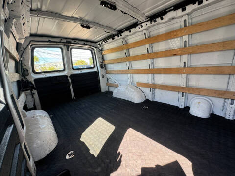 2016 GMC Savana 2500