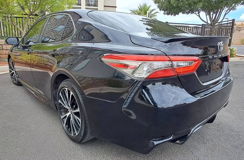 2018 Toyota Camry SE