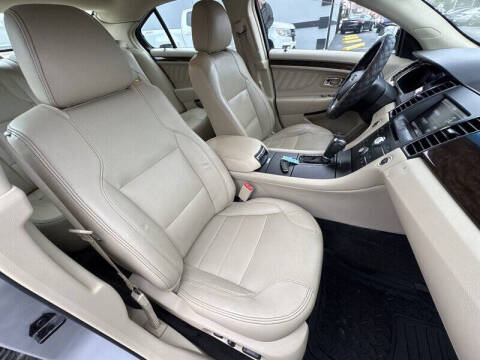 2015 Ford Taurus Limited