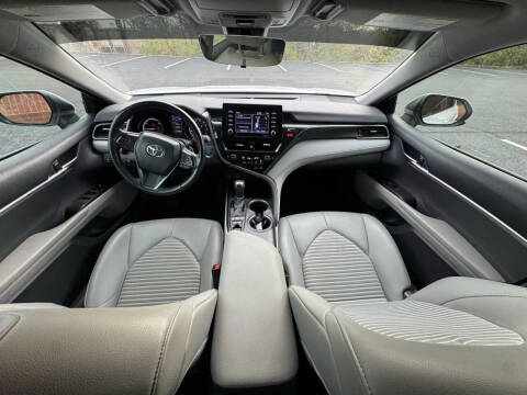 2021 Toyota Camry Hybrid SE