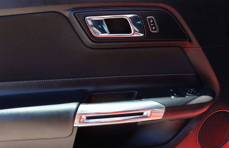 2015 Ford Mustang V6