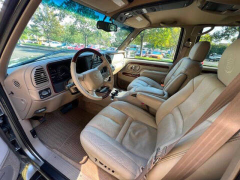 2000 Cadillac Escalade