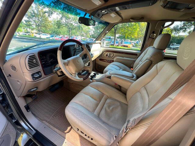 2000 Cadillac Escalade