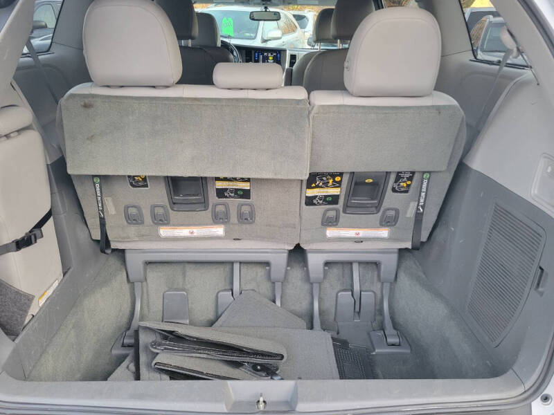 2015 Toyota Sienna XLE 8-Passenger