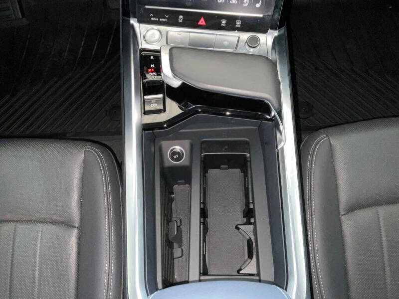 2019 Audi e-tron quattro Premium Plus