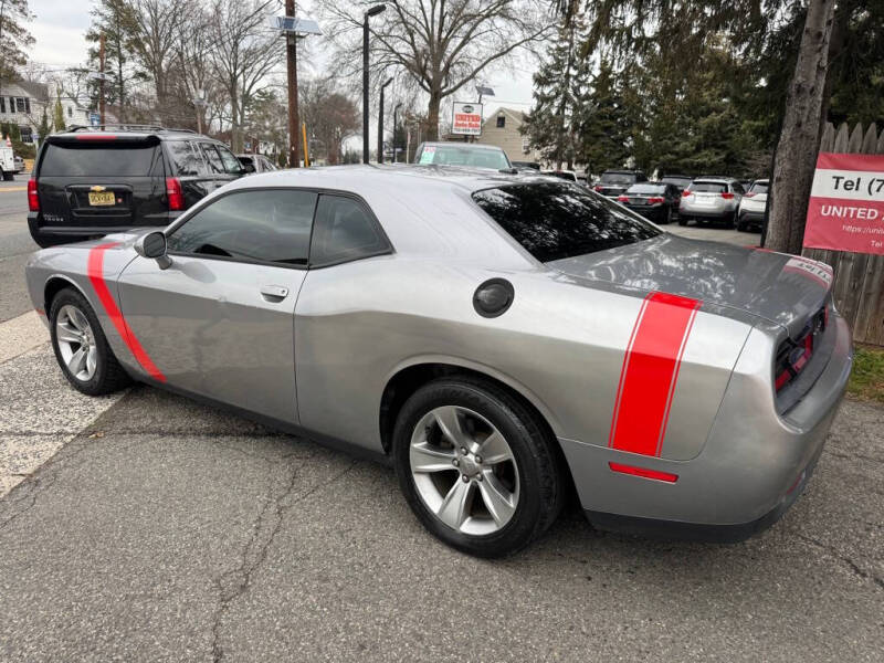 2016 Dodge Challenger SXT