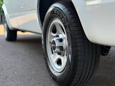 2003 GMC Safari SLT