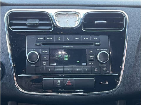 2011 Chrysler 200 Touring