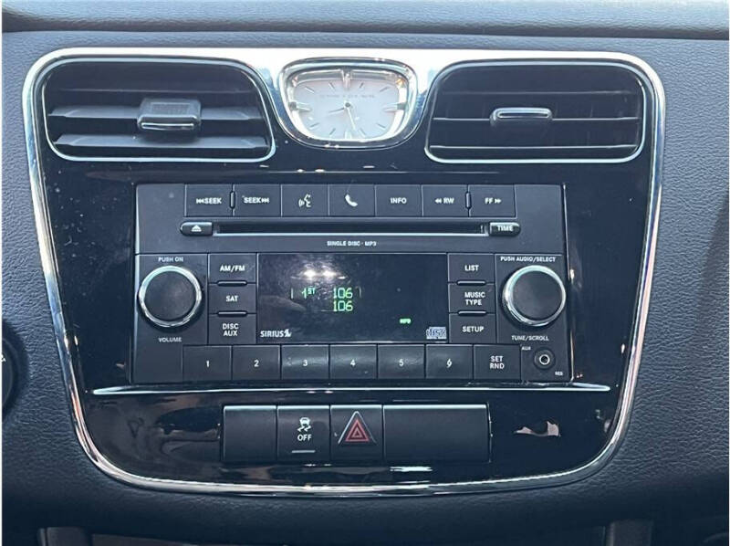 2011 Chrysler 200 Touring