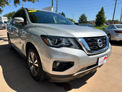 2017 Nissan Pathfinder for sale at AP Auto Brokers in Longmont CO