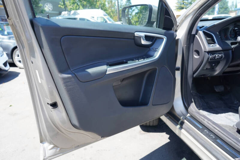 2015 Volvo XC60 T5
