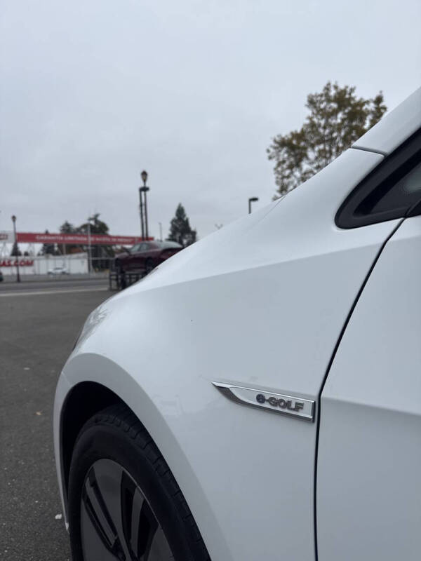 2015 Volkswagen e-Golf SEL Premium