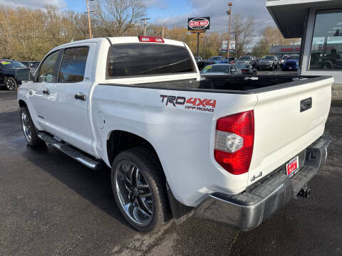 2016 Toyota Tundra SR5