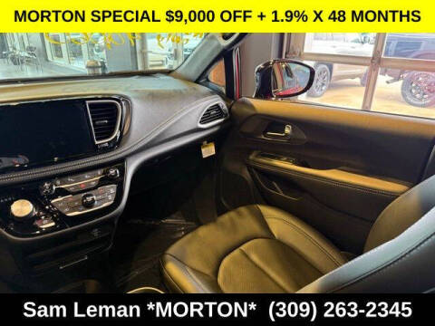 2026 Chrysler Pacifica Select