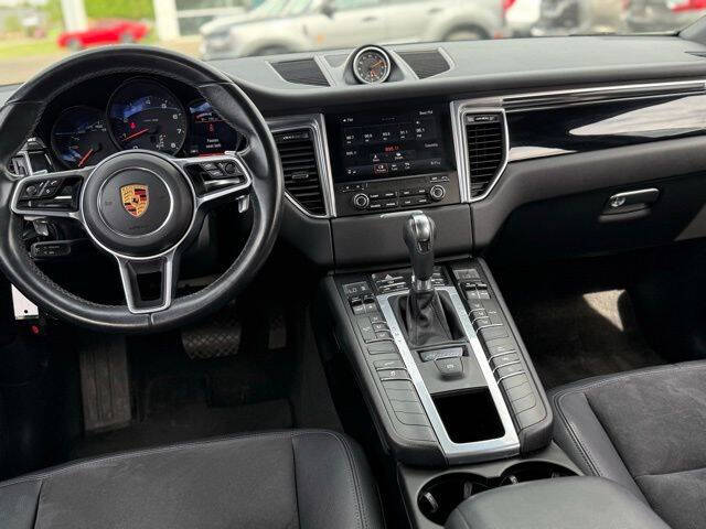 2017 Porsche Macan