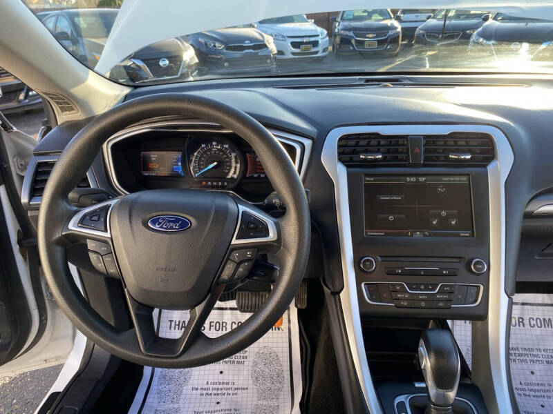 2016 Ford Fusion SE