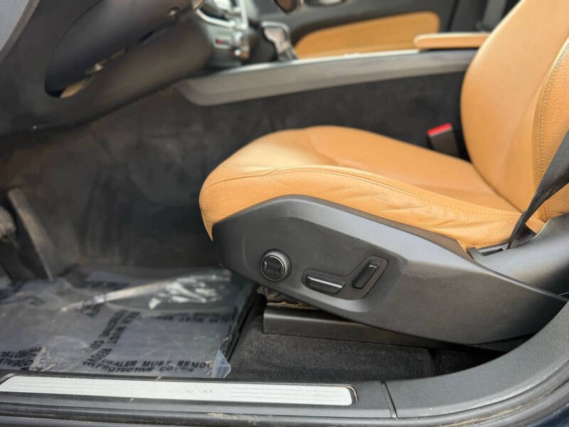 2020 Volvo XC60 T5 Momentum