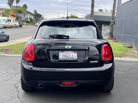 2017 MINI Hardtop 4 Door Cooper