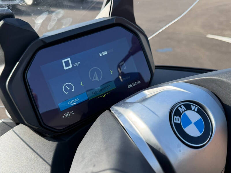 2022 BMW C 400