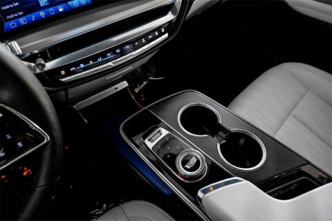 2024 Cadillac LYRIQ Luxury 1