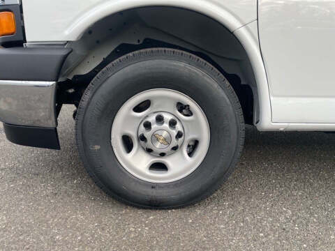 2025 Chevrolet Express 3500