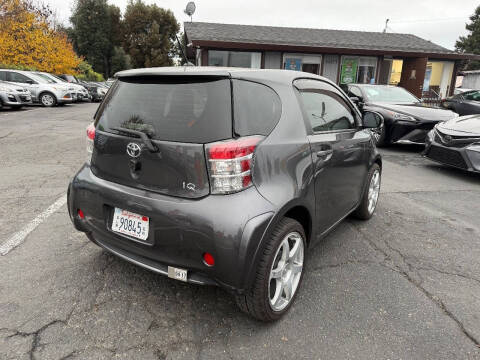 2014 Scion iQ