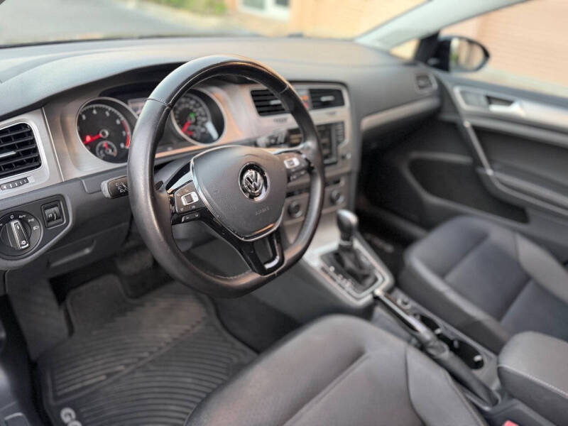 2017 Volkswagen Golf TSI SE