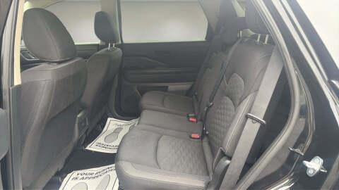 2023 Nissan Pathfinder S