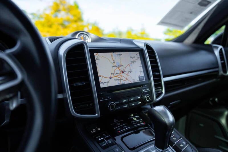 2017 Porsche Cayenne Platinum Edition