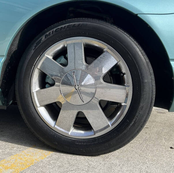 2002 Ford Thunderbird Deluxe