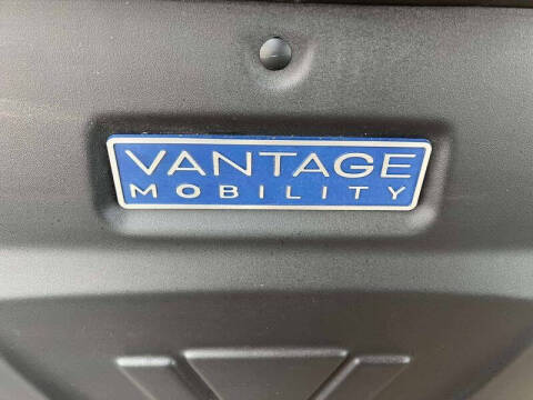 2025 Toyota Sienna LE 8-Passenger