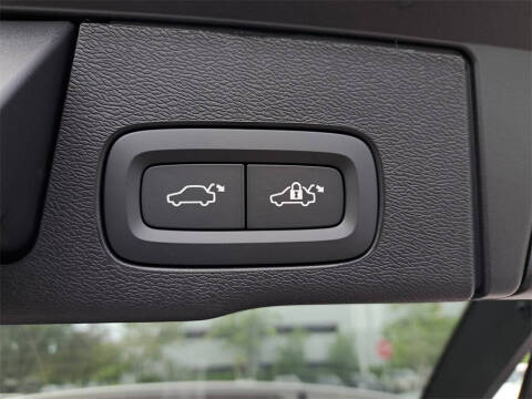 2026 Volvo XC60 T8 Plus