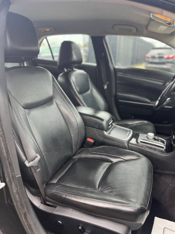 2018 Chrysler 300 Touring