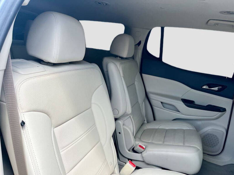 2022 GMC Acadia Denali