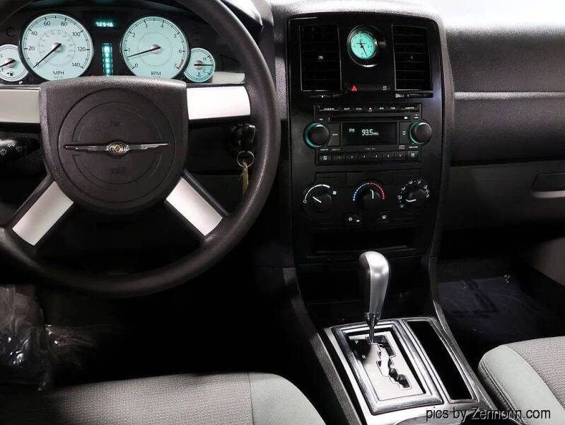 2005 Chrysler 300