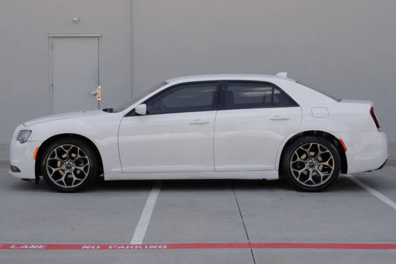 2016 Chrysler 300