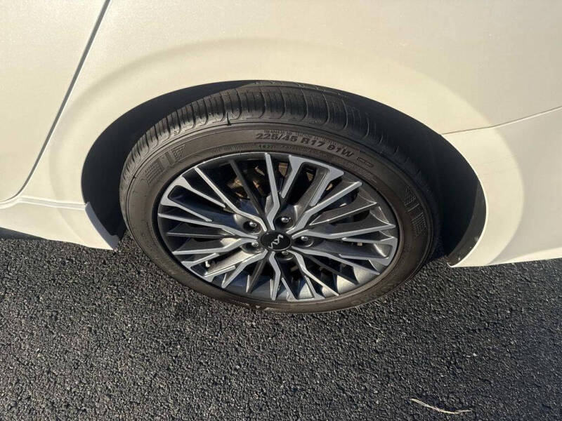 2023 Kia Forte GT-Line