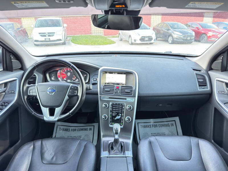 2016 Volvo XC60 T5 Drive-E Premier