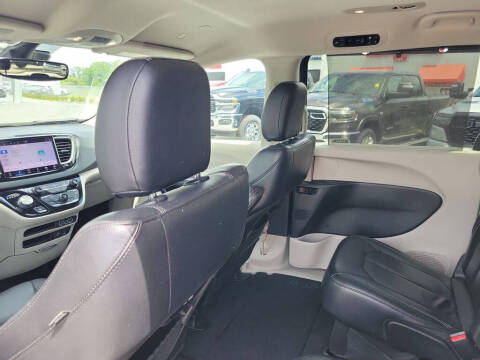 2022 Chrysler Pacifica Touring L