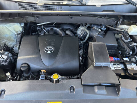 2017 Toyota Highlander SE