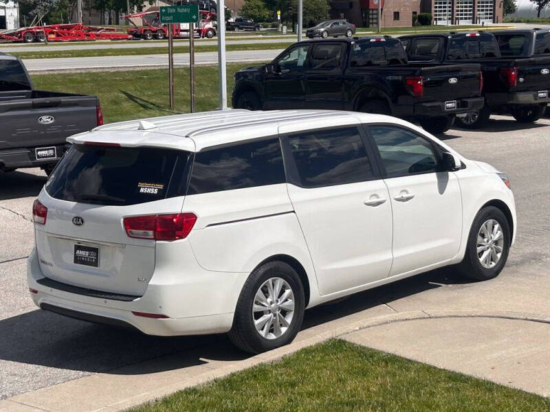 2017 Kia Sedona LX